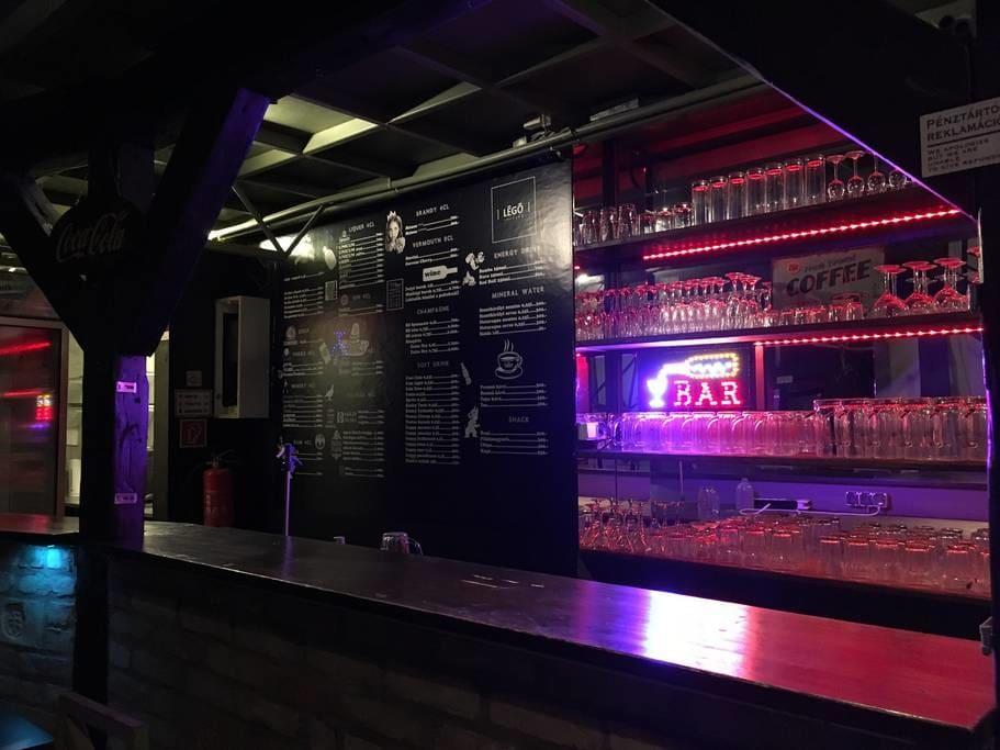 The Bachelor Bar - Bunker | Private Club Villa Budapest Kültér fotó